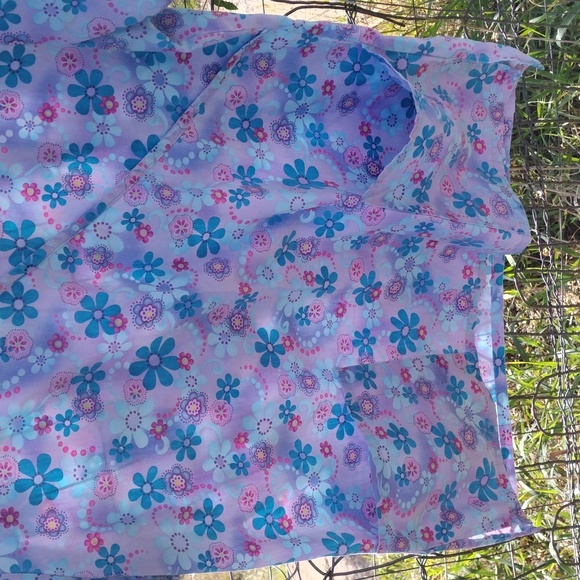 Scrub top - Picture 4 of 8